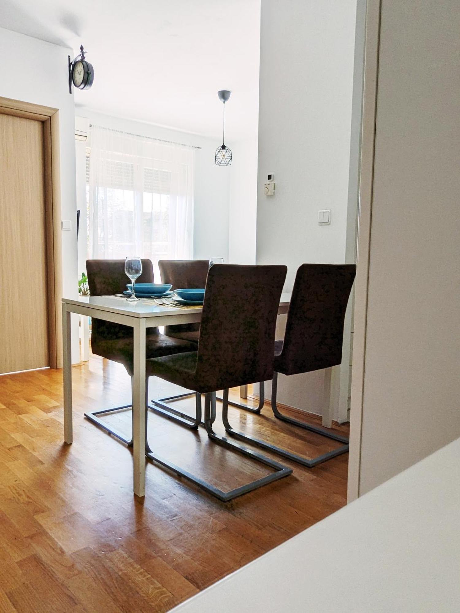 Doma-Lu Apartment-Near Airport And Highway- Free Parking Velika Mlaka 외부 사진